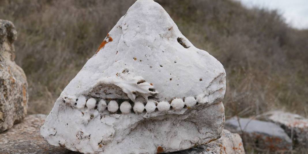 Gün içinde renk değiştirmesiyle dikkat çekiyor: ‘Türkiye’nin 7 renkli gölü’ 5